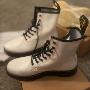 Dr Martens Zavala